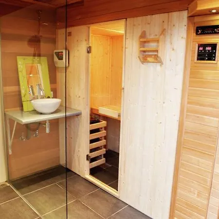 Charming With Jacuzzi Located Near Nature And Ski Slopes *