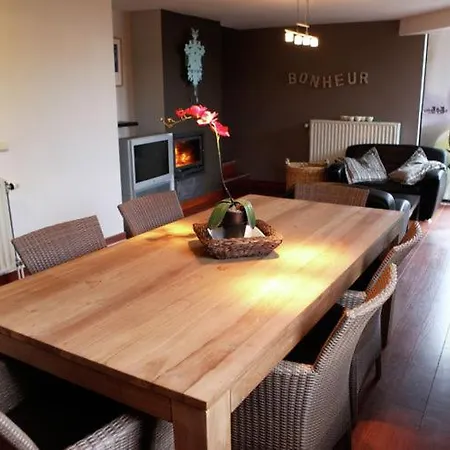 Hébergement de vacances Charming With Jacuzzi Located Near Nature And Ski Slopes