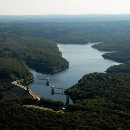 Prázdninový dům Charming With Jacuzzi Located Near Nature And Ski Slopes Ovifat