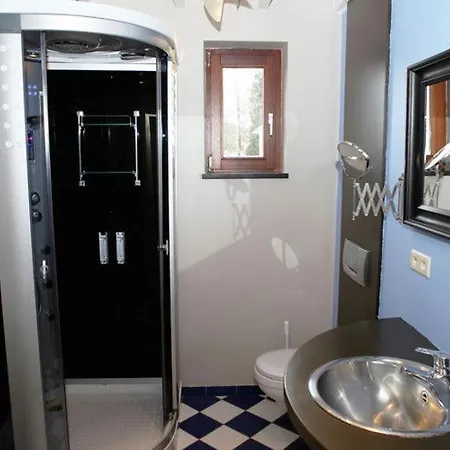Charming With Jacuzzi Located Near Nature And Ski Slopes Hébergement de vacances Ovifat